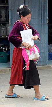 'A Tribal Woman (Lisu?) around Mae Salong | Santikhiri' by Asienreisender
